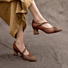 Socofy Handcrafted Retro Leather Pointed Toe Mid Heel Shoes