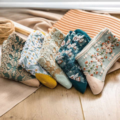 Socofy Vicconfy Vintage Cubic Embossed Socks Floral Mid-Calf Women's Socks