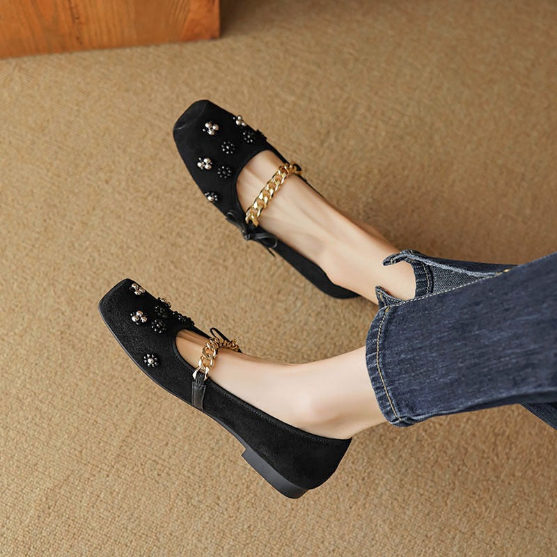 Socofy Chinese Style Square Toe Flower Metal Chain Low Heel Shoes