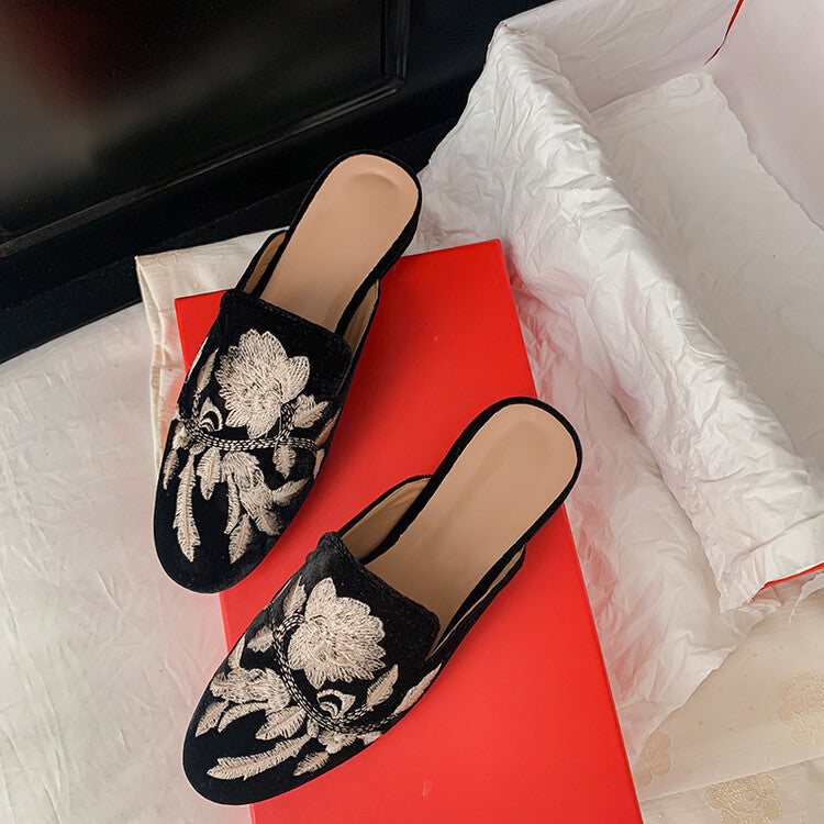 Socofy Spring Embroidered Closed Toe Flat Slippers
